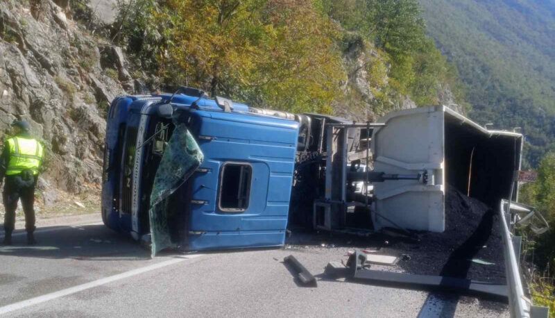 Saobraćajna nesreća na mostu Bijela