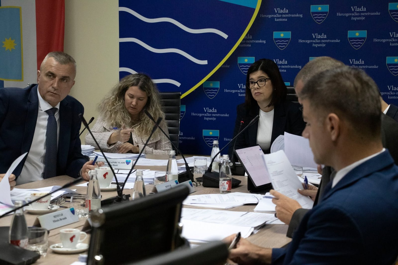 Ukupno dugovanje HNK smanjeno za gotovo 3,9 miliona KM: Vlada usvojila niz podsticaja za privredu