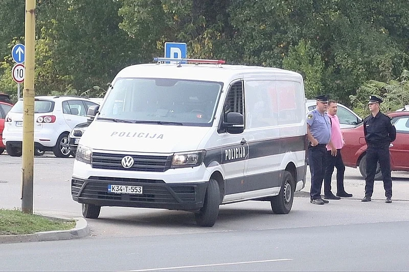 Autobus sletio s ceste kod Tuzle, ima više povrijeđenih