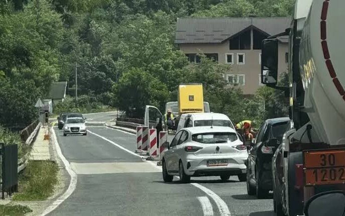 BIHAMK: Na putu Konjic–Jablanica saobraćaj jednom trakom, ograničenja i na drugim pravcima u Hercegovini