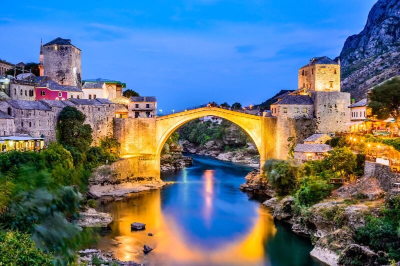 Stari most večeras u bojama mađarske zastave: Mostar obilježava 70 godina od Mađarske revolucije