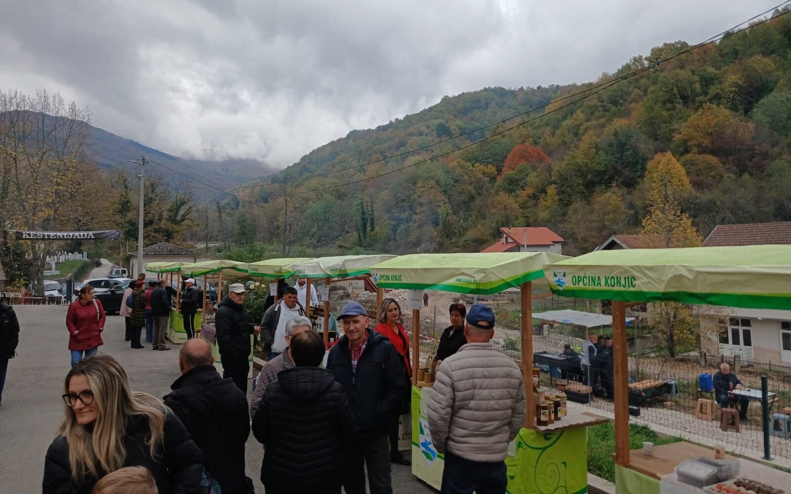 U Seonici svečano otvorena 9. Kestenijada: Veliki broj posjetilaca uživa u tradicionalnim specijalitetima i ugodnom druženju